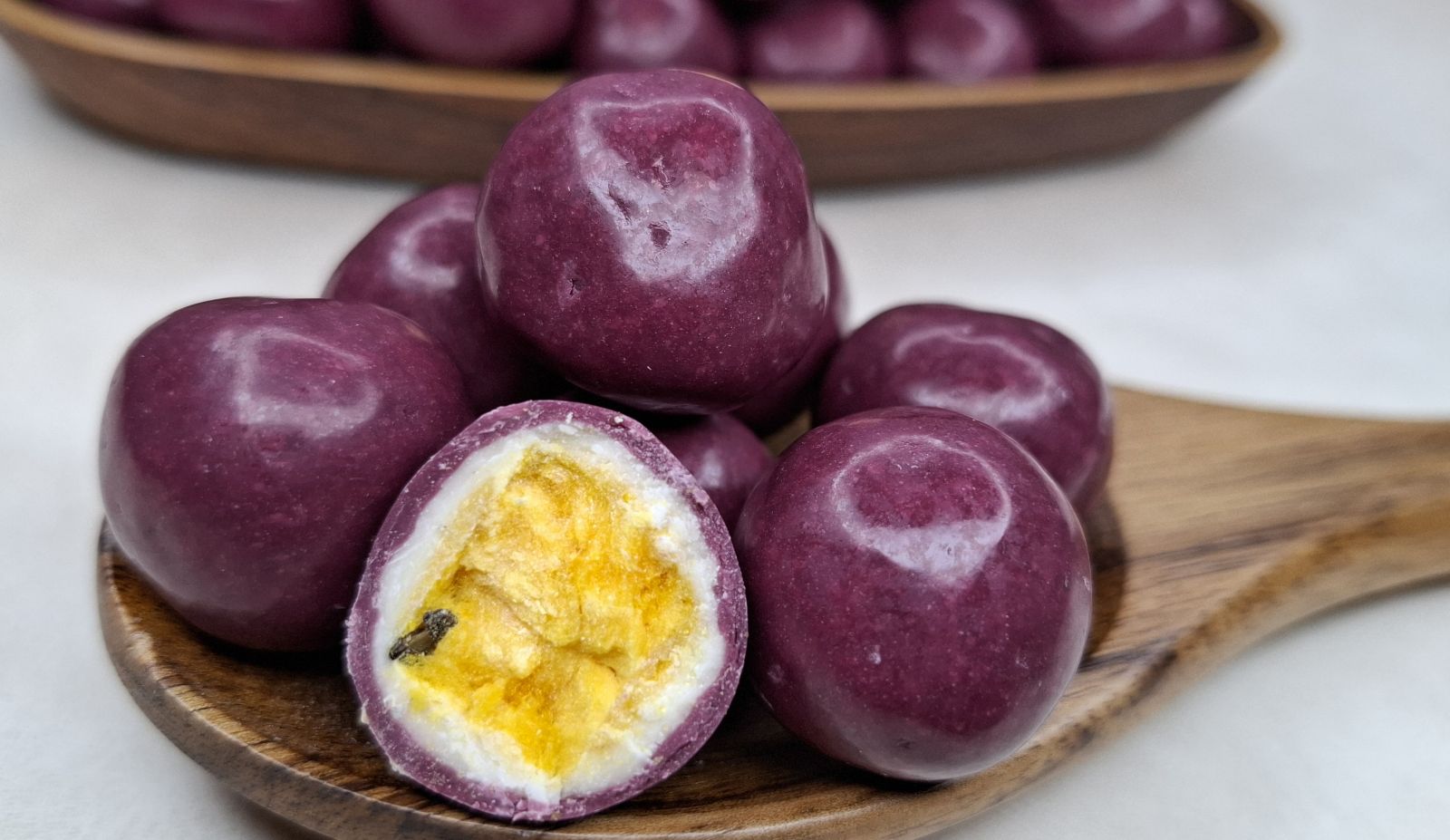 картинка Драже Маракуйя NATURAL в йогуртово-шоколадной глазури  от Мануфактуры Александра Винокурова